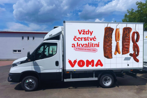 Nový vizuál vyráží na cesty